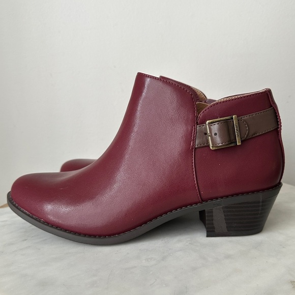 Vionic Millie Wine Leather Ankle
Booties Size 9.5 - Picture 2 of 14